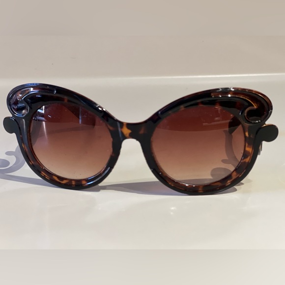 Unique sunglasses - Picture 3 of 5